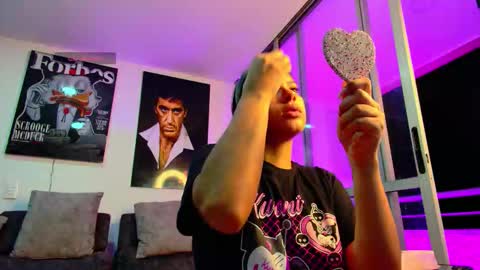 Snapshot of latin_couple77 chatting on 11.13.25 Sara y Andy online show from 11.13.25