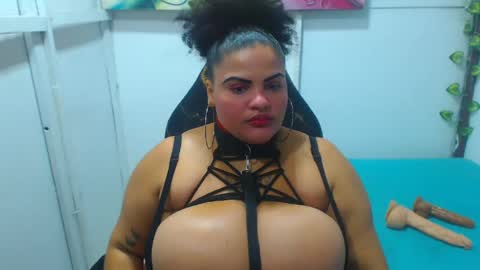 latina_bigboos12 online show from 05.22.26