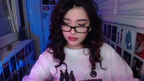 miiiiiiaaaa online show from 01.30.25