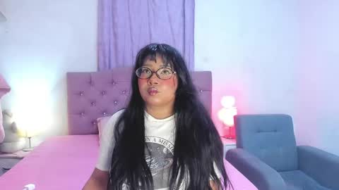 Snapshot of latinabombsheell chatting on 06.03.26 Martina online show from 06.03.26