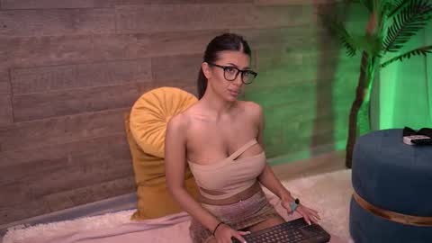 Latina online show from 09.25.25