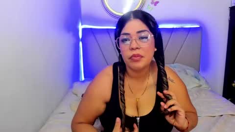 Snapshot of latinamav22 chatting on 05.05.26 latinamav22 online show from 05.05.26
