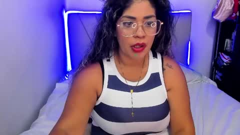 Snapshot of latinamav22 chatting on 05.16.26 latinamav22 online show from 05.16.26