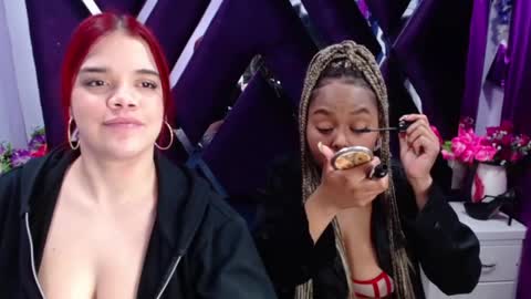 Snapshot of latinas_anales chatting on 12.30.24 latinas_anales online show from 12.30.24