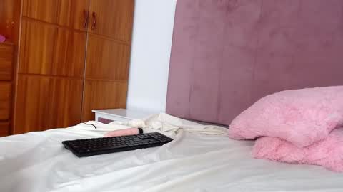 B I A N C A - AND - N I K K I online show from 12.20.24