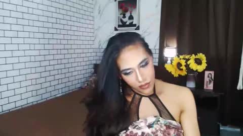 Snapshot of latinatshugecock chatting on 09.30.25 Cha online show from 09.30.25