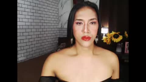 Snapshot of latinatshugecock chatting on 10.02.25 Cha online show from 10.02.25