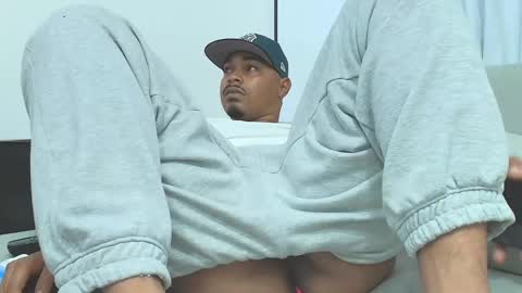 Snapshot of latinbbc_00 chatting on 03.01.25 latinbbc_00 online show from 03.01.25