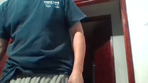 Snapshot of latinbigdick2 chatting on 01.02.25 Robert online show from 01.02.25