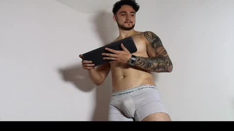 Snapshot of latinboyvip_ chatting on 06.05.26 LatinBoyVIP Colombian online show from 06.05.26