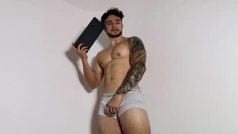 Snapshot of latinboyvip_ chatting on 06.05.26 LatinBoyVIP Colombian online show from 06.05.26