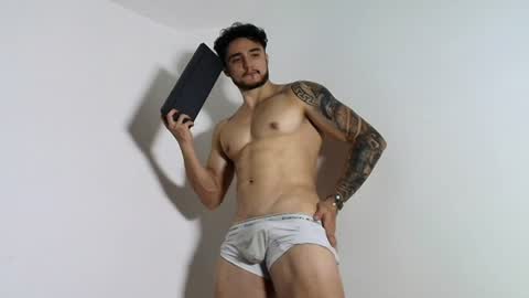 Snapshot of latinboyvip_ chatting on 06.12.26 LatinBoyVIP Colombian online show from 06.12.26