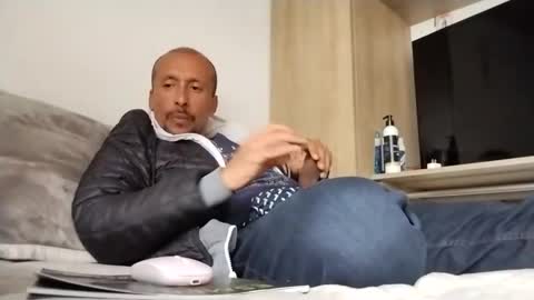 Snapshot of latinhardfucker1980 chatting on 01.04.25 latinhardfucker1980 online show from 01.04.25