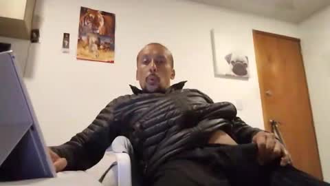 Snapshot of latinhardfucker1980 chatting on 01.15.25 latinhardfucker1980 online show from 01.15.25