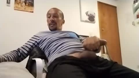 Snapshot of latinhardfucker1980 chatting on 01.17.25 latinhardfucker1980 online show from 01.17.25