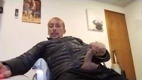 Snapshot of latinhardfucker1980 chatting on 01.17.25 latinhardfucker1980 online show from 01.17.25