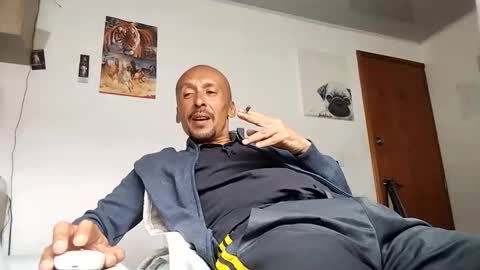 Snapshot of latinhardfucker1980 chatting on 01.24.25 latinhardfucker1980 online show from 01.24.25