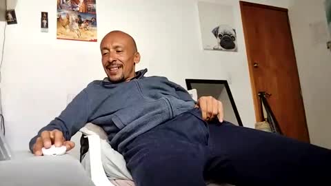 Snapshot of latinhardfucker1980 chatting on 01.26.25 latinhardfucker1980 online show from 01.26.25