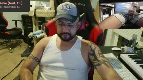 LatinLover83 online show from 04.15.26