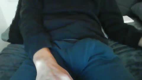 Snapshot of latinman7945 chatting on 12.17.25 latinman7945 online show from 12.17.25