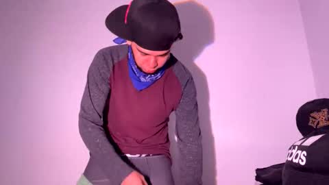 Snapshot of latinmanlive chatting on 02.13.26 Men online show from 02.13.26