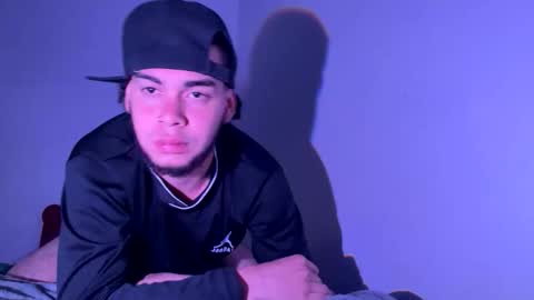 Snapshot of latinmanlive chatting on 02.16.26 Men online show from 02.16.26