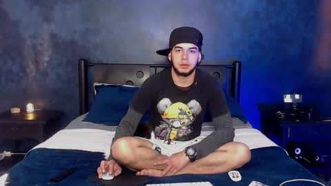 Snapshot of latinmanlive chatting on 02.24.26 Men online show from 02.24.26