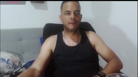 Snapshot of latinmartin254 chatting on 04.19.26 latinmartin254 online show from 04.19.26