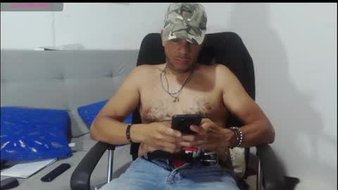 Snapshot of latinmartin254 chatting on 05.24.26 latinmartin254 online show from 05.24.26