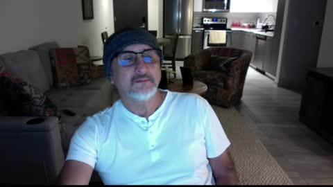 Snapshot of latinnous chatting on 12.23.24 QS - INDEPENDENT MODEL online show from 12.23.24