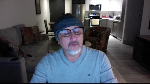 Snapshot of latinnous chatting on 12.25.24 QS - INDEPENDENT MODEL online show from 12.25.24