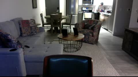 Snapshot of latinnous chatting on 12.25.24 QS - INDEPENDENT MODEL online show from 12.25.24