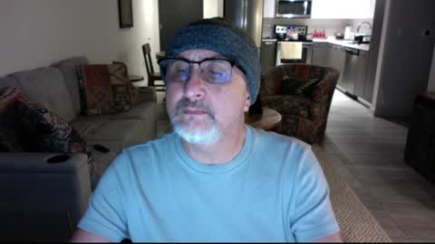 Snapshot of latinnous chatting on 12.28.24 QS - INDEPENDENT MODEL online show from 12.28.24