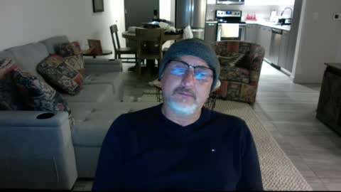 Snapshot of latinnous chatting on 01.16.25 QS - INDEPENDENT MODEL online show from 01.16.25