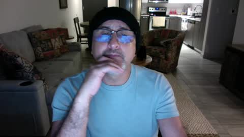 Snapshot of latinnous chatting on 01.18.25 QS - INDEPENDENT MODEL online show from 01.18.25