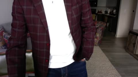 Snapshot of latinnous chatting on 01.21.25 QS - INDEPENDENT MODEL online show from 01.21.25