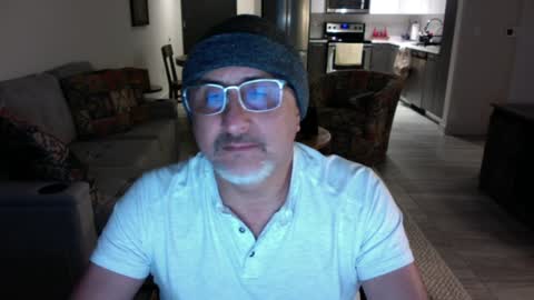 Snapshot of latinnous chatting on 01.22.25 QS - INDEPENDENT MODEL online show from 01.22.25