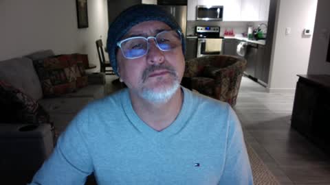 Snapshot of latinnous chatting on 01.24.25 QS - INDEPENDENT MODEL online show from 01.24.25