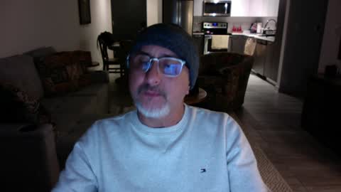 Snapshot of latinnous chatting on 01.26.25 QS - INDEPENDENT MODEL online show from 01.26.25