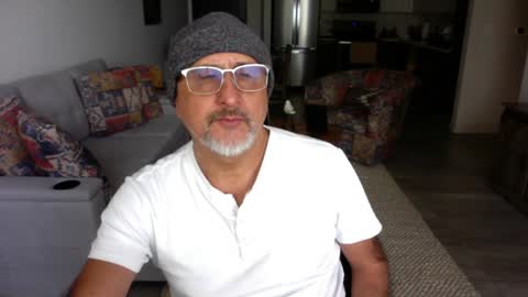 Snapshot of latinnous chatting on 01.26.25 QS - INDEPENDENT MODEL online show from 01.26.25