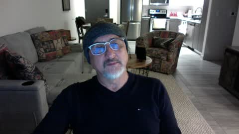 Snapshot of latinnous chatting on 01.28.25 QS - INDEPENDENT MODEL online show from 01.28.25