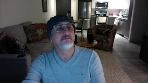 Snapshot of latinnous chatting on 01.30.25 QS - INDEPENDENT MODEL online show from 01.30.25