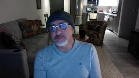 Snapshot of latinnous chatting on 01.30.25 QS - INDEPENDENT MODEL online show from 01.30.25