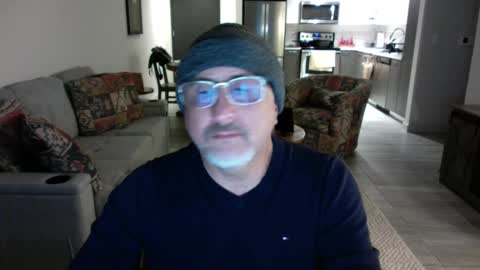 Snapshot of latinnous chatting on 02.09.25 QS - INDEPENDENT MODEL online show from 02.09.25