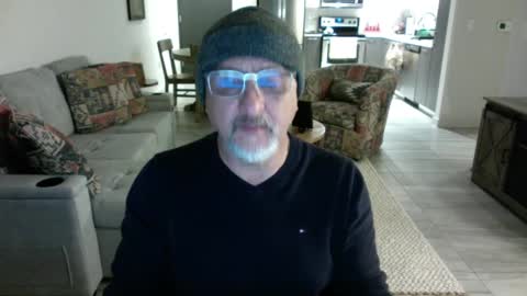 Snapshot of latinnous chatting on 02.15.25 QS - INDEPENDENT MODEL online show from 02.15.25