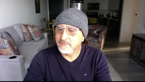 Snapshot of latinnous chatting on 02.22.25 QS - INDEPENDENT MODEL online show from 02.22.25