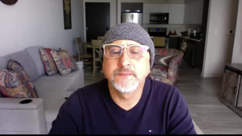 Snapshot of latinnous chatting on 02.23.25 QS - INDEPENDENT MODEL online show from 02.23.25