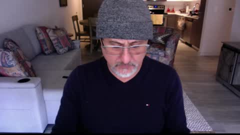 Snapshot of latinnous chatting on 02.23.25 QS - INDEPENDENT MODEL online show from 02.23.25