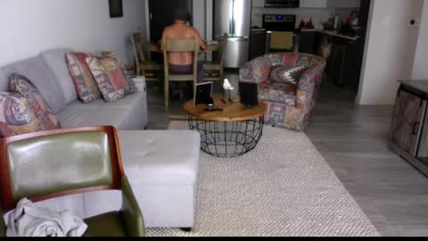 Snapshot of latinnous chatting on 02.25.25 QS - INDEPENDENT MODEL online show from 02.25.25