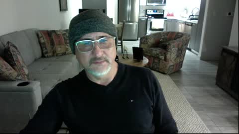 Snapshot of latinnous chatting on 03.06.25 QS - INDEPENDENT MODEL online show from 03.06.25